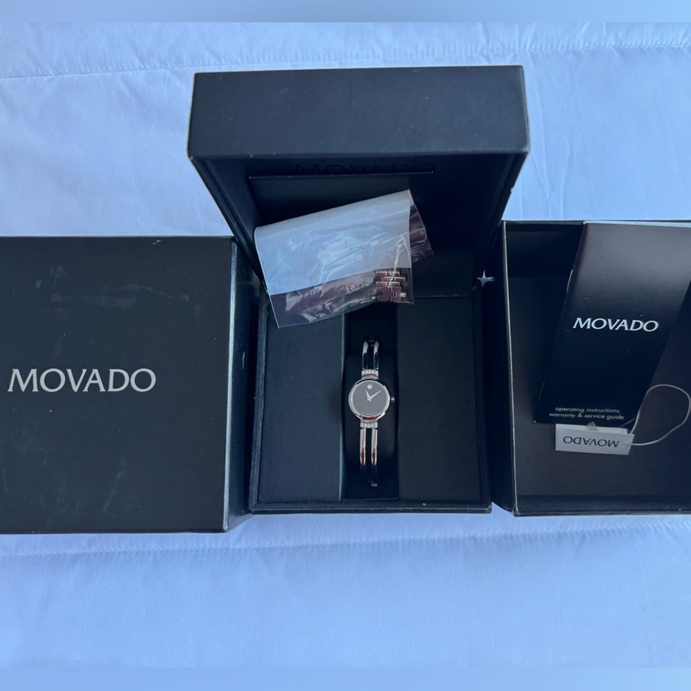 Movado women harmony strap black dial
